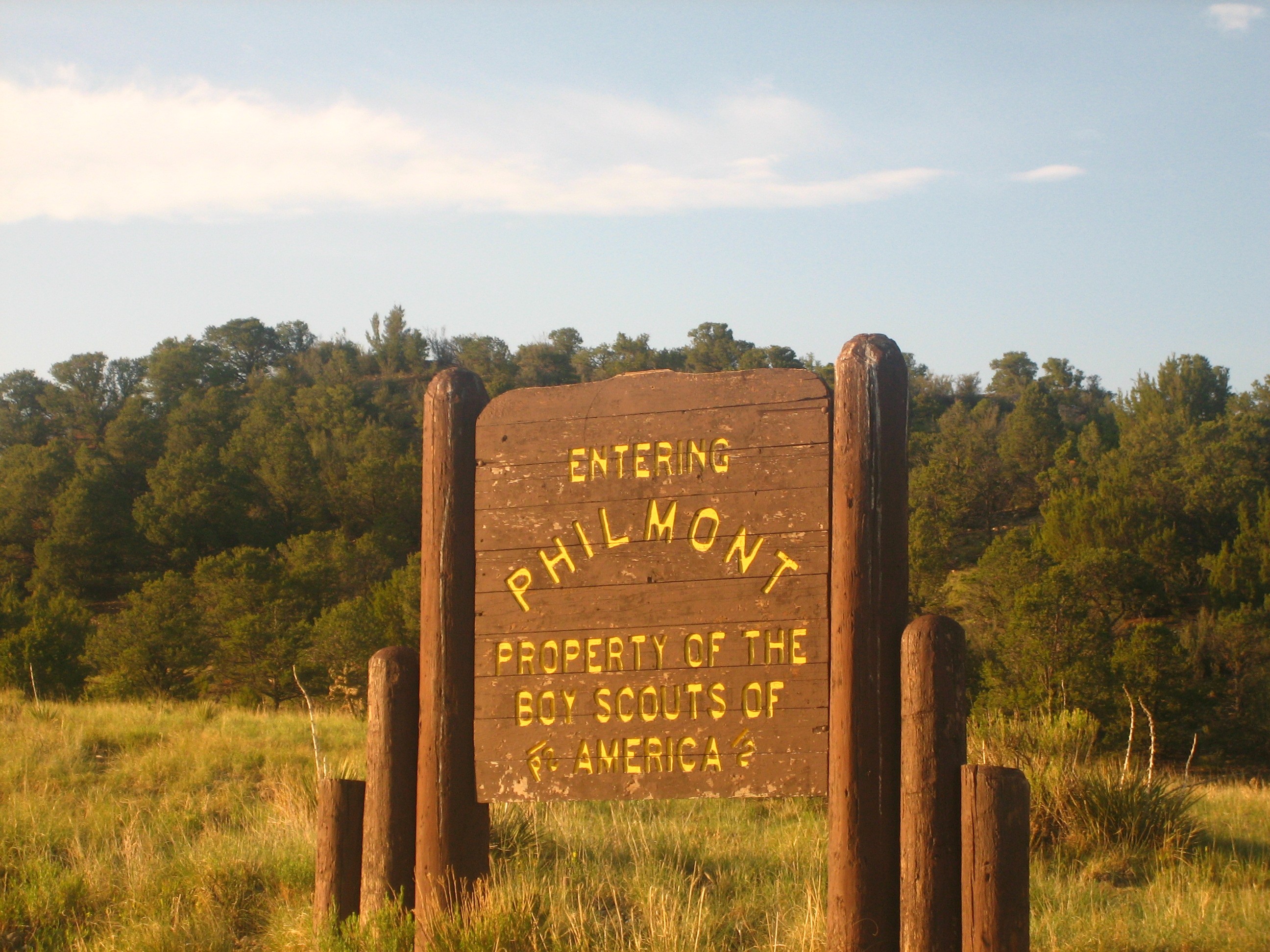 Philmont_Scout_Ranch_entrance_sign